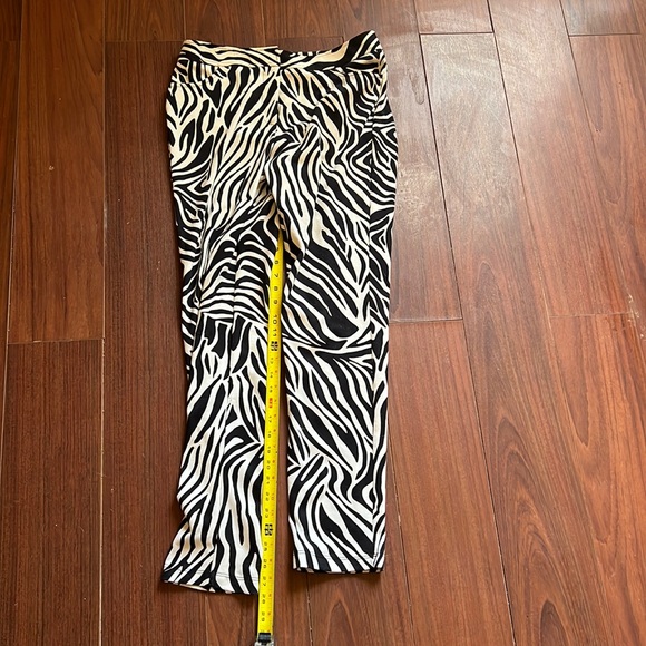 Countess Luann Zebra Print Pants Women's Size 8. - Picture 4 of 10